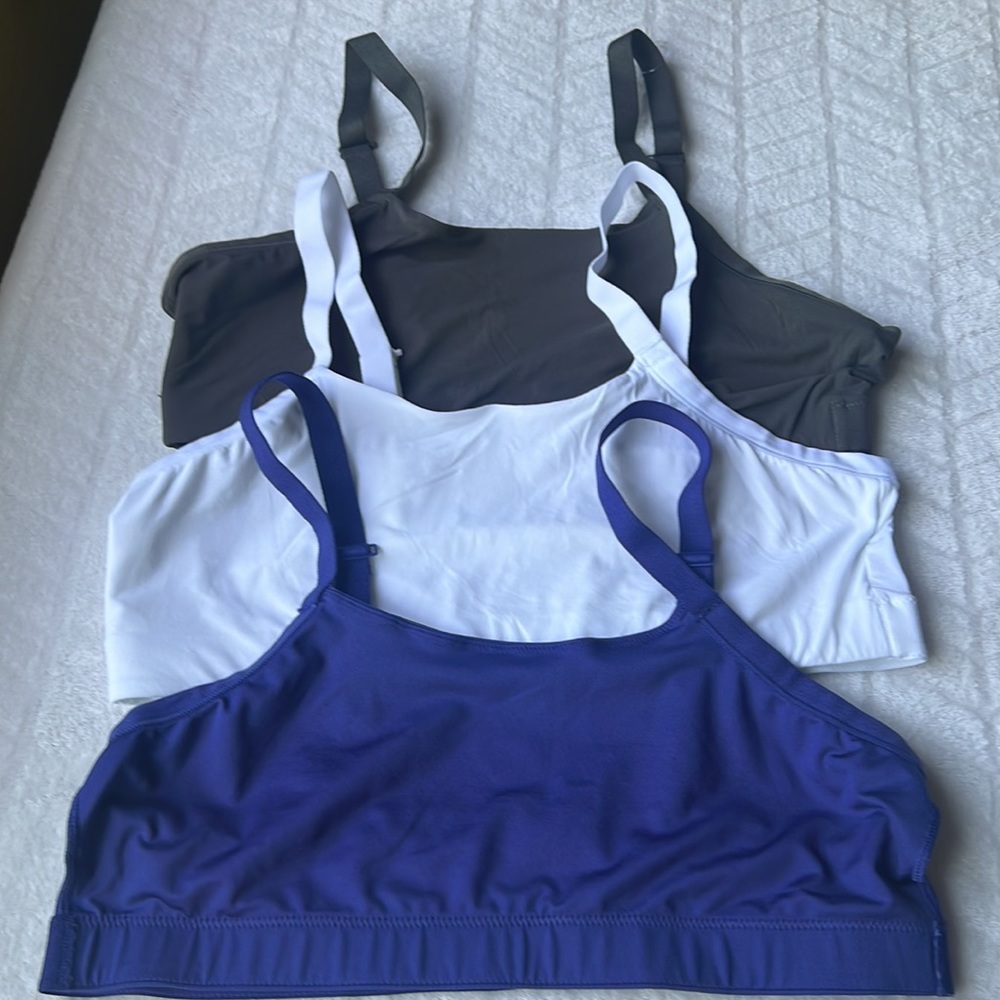 (3) NATORI Limitless Convertible Sport Bra in Dark Iris